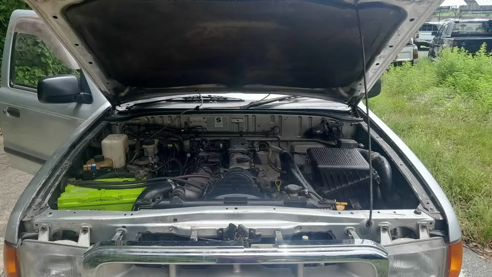 2000 Mazda 2500 Fighter V 3