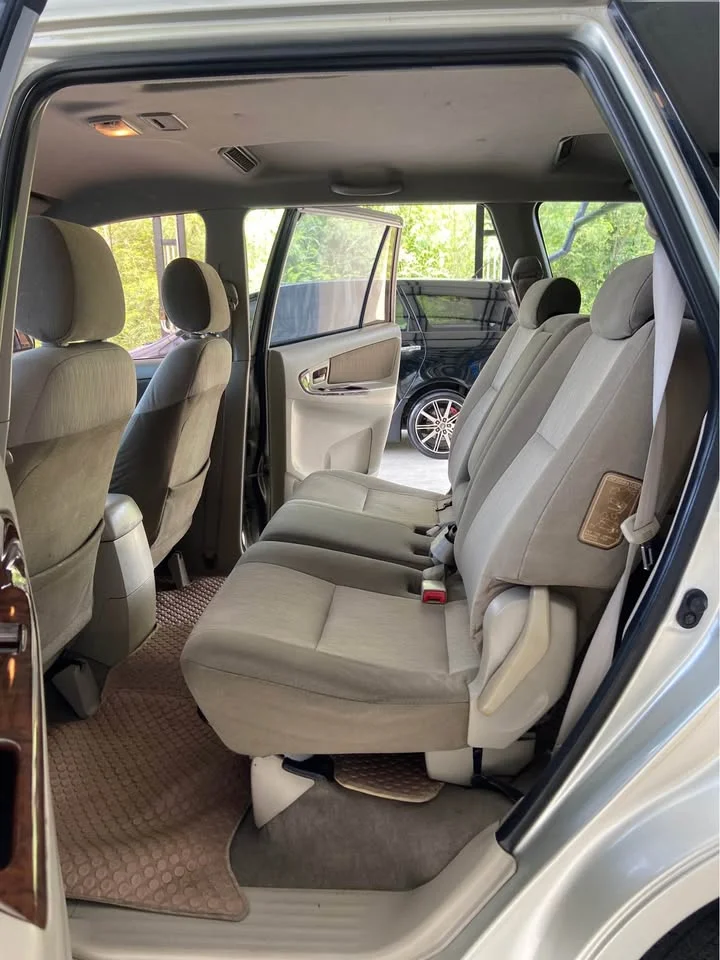 2013 Toyota Innova I 2