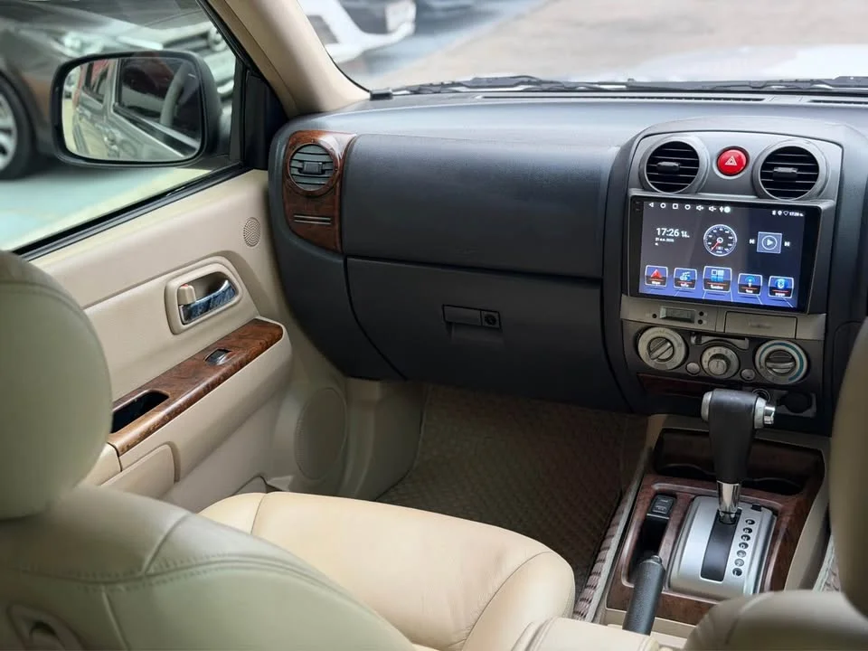 2007 Isuzu MU-7 3