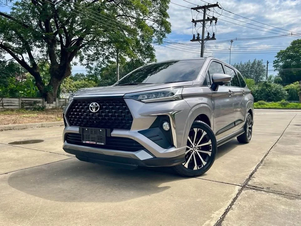 2023 Toyota Veloz III 2