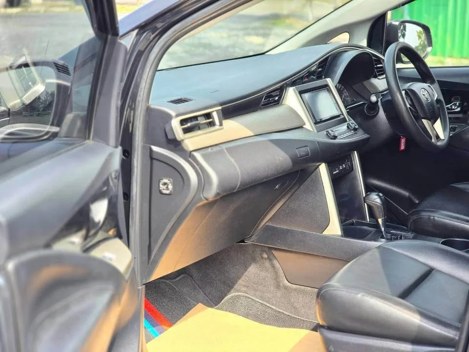 2017 Toyota Innova II 3