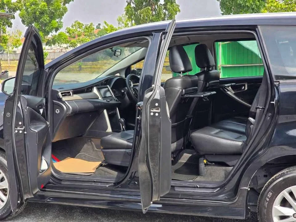 2017 Toyota Innova II 2