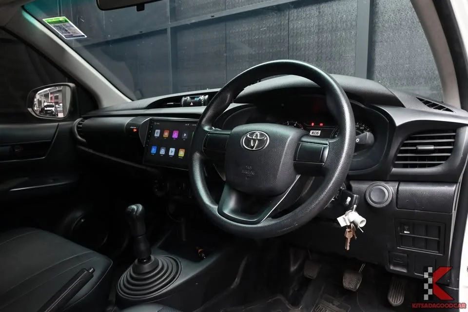 2023 Toyota Hilux VIII 3