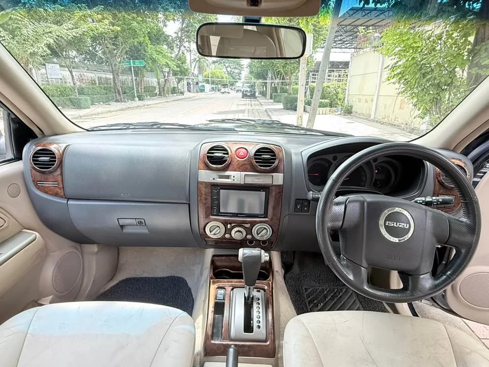 2007 Isuzu MU-7 2