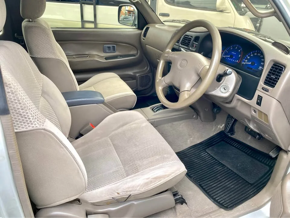 2001 Toyota Hilux Tiger VI 3
