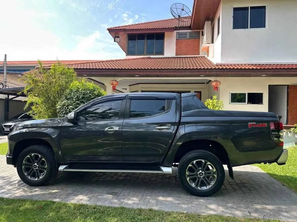2019 Mitsubishi Triton V 3