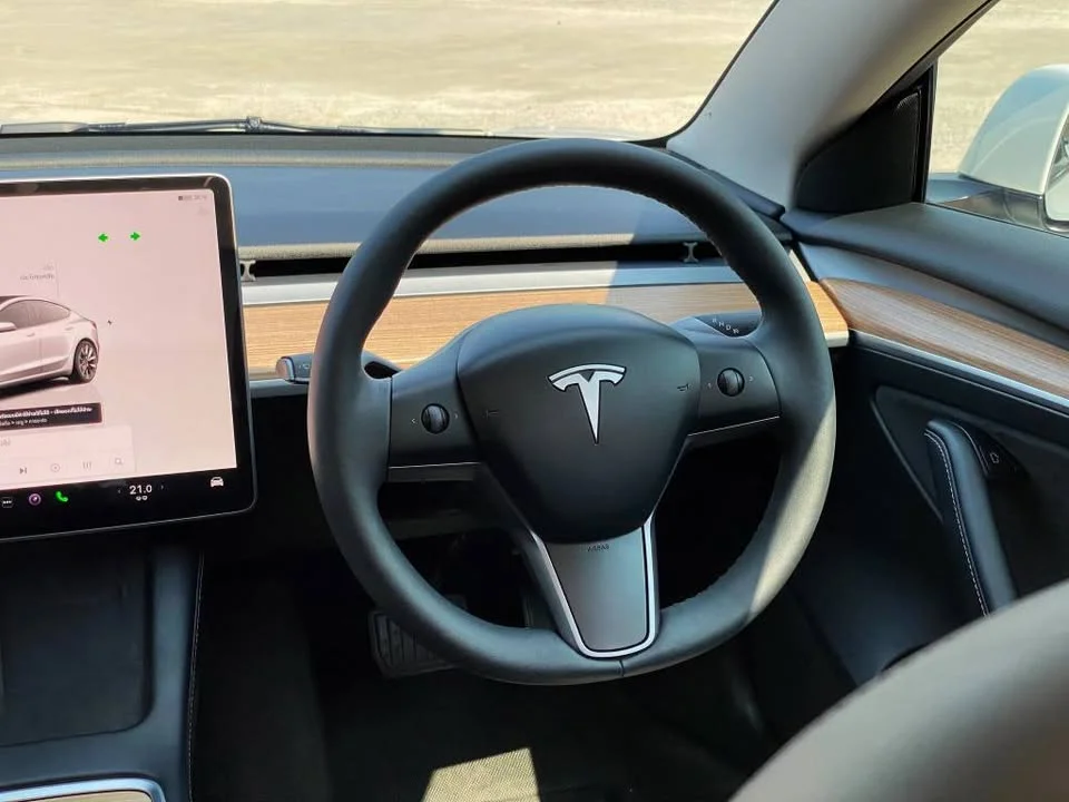 2023 Tesla Model 3 3