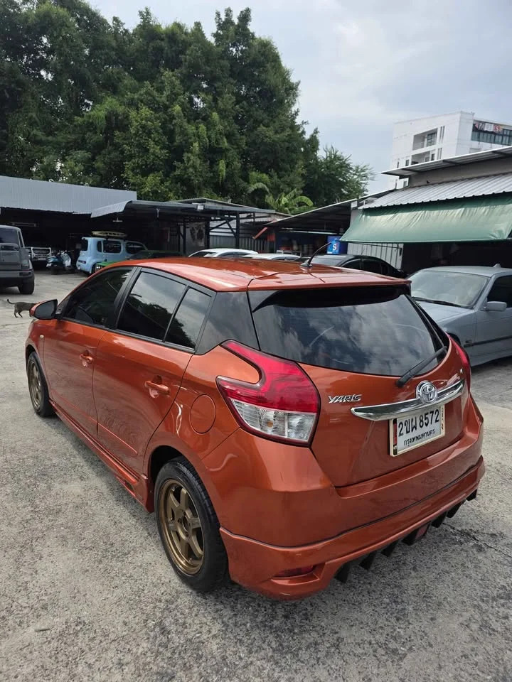 2015 Toyota Yaris III 2
