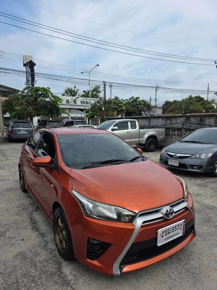 2015 Toyota Yaris III 2