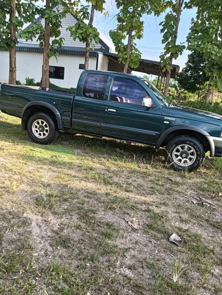 2003 Mazda 2500 Fighter V 2