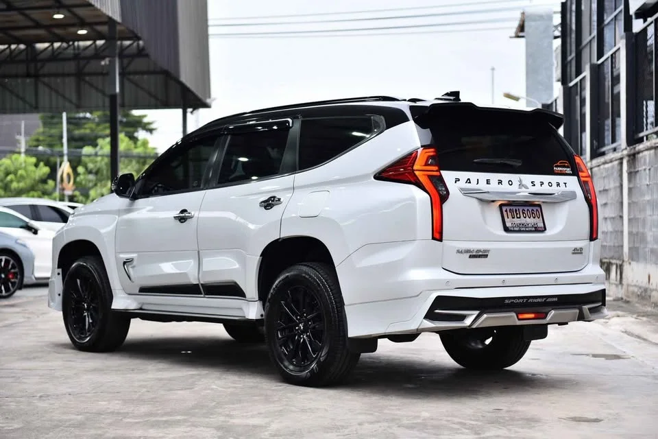 2023 Mitsubishi Pajero Sport III 3