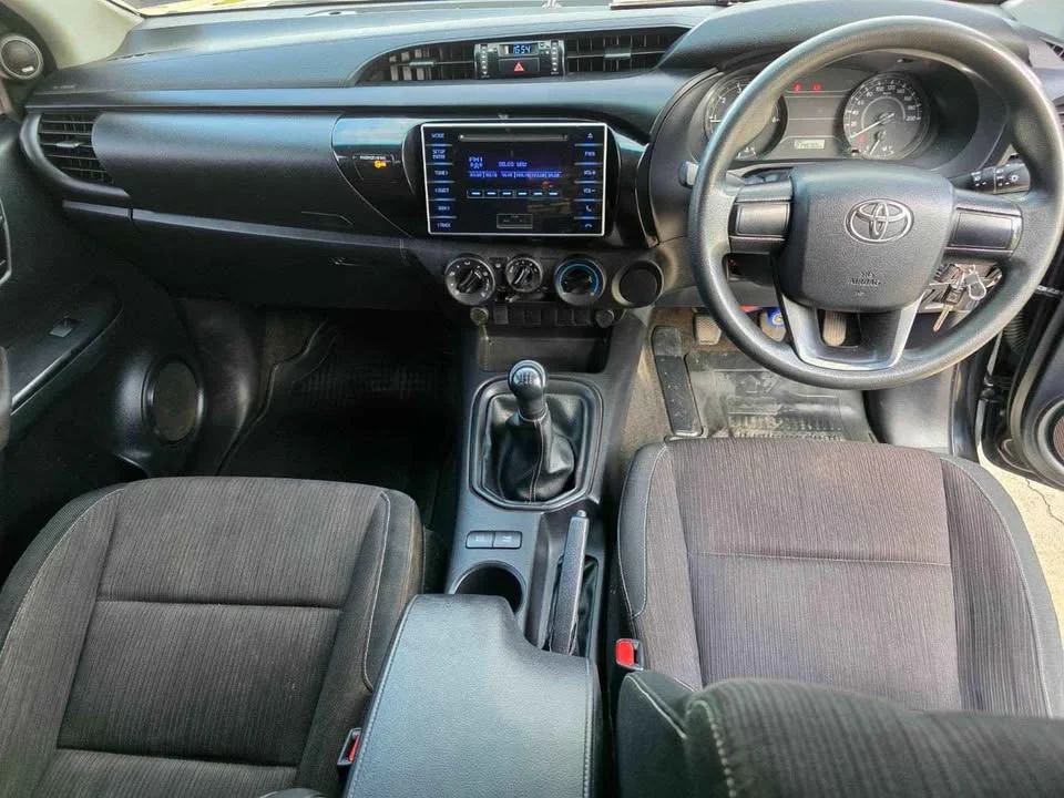 2018 Toyota Hilux VIII 2