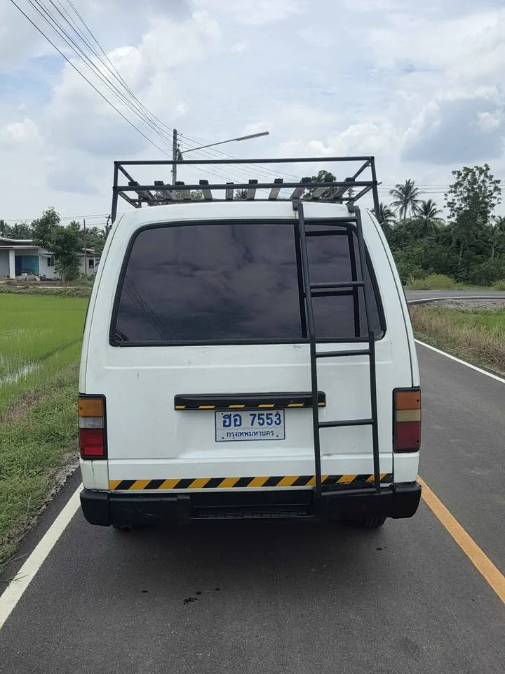 1992 Nissan Urvan IV (E24) 3