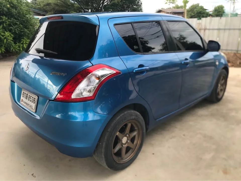 2015 Suzuki Swift II 3