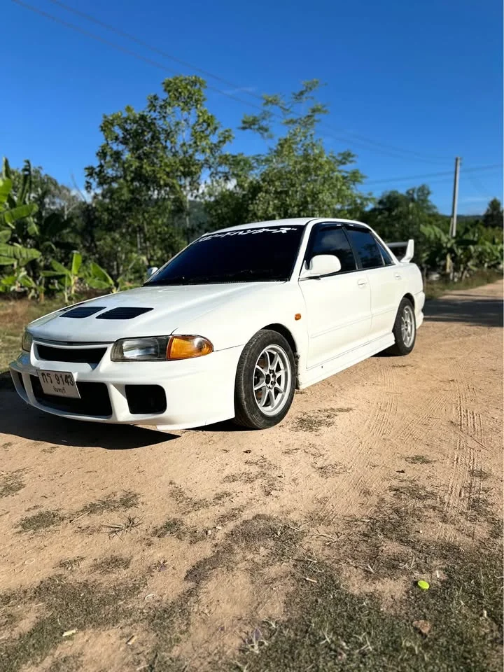 1993 Mitsubishi Lancer VI 2