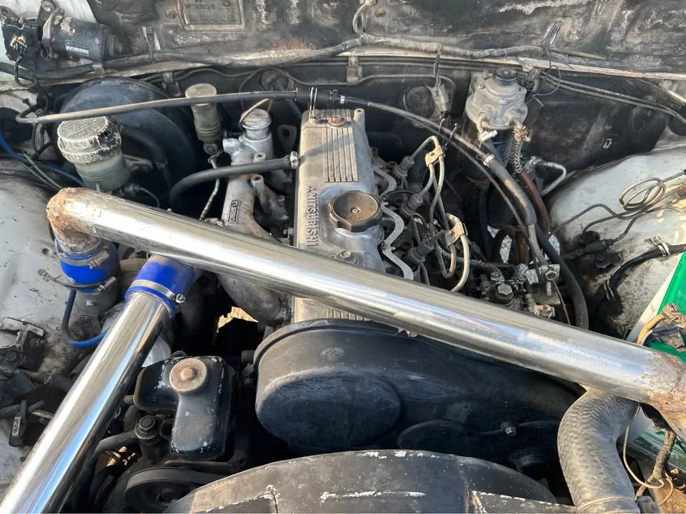 1992 Mitsubishi Triton II 3