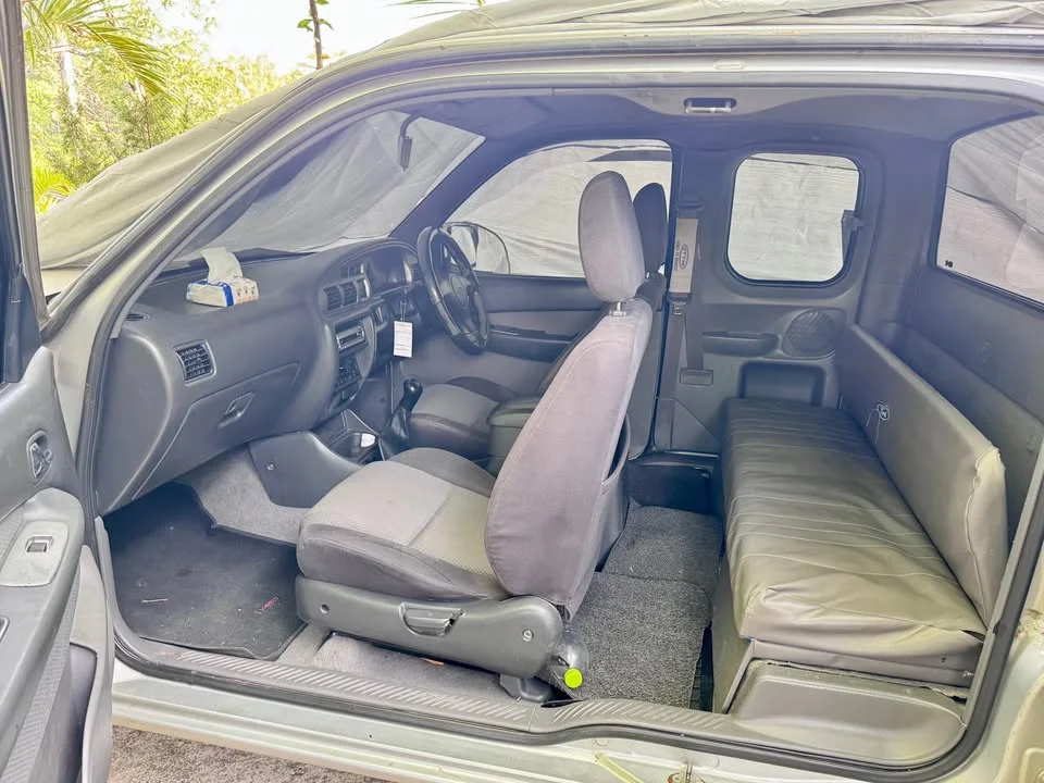 2005 Mazda 2500 Fighter V 2