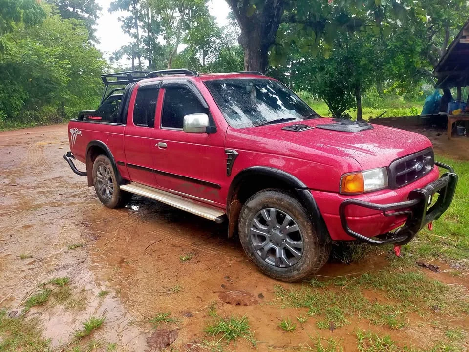 1999 Mazda 2500 Fighter V 3