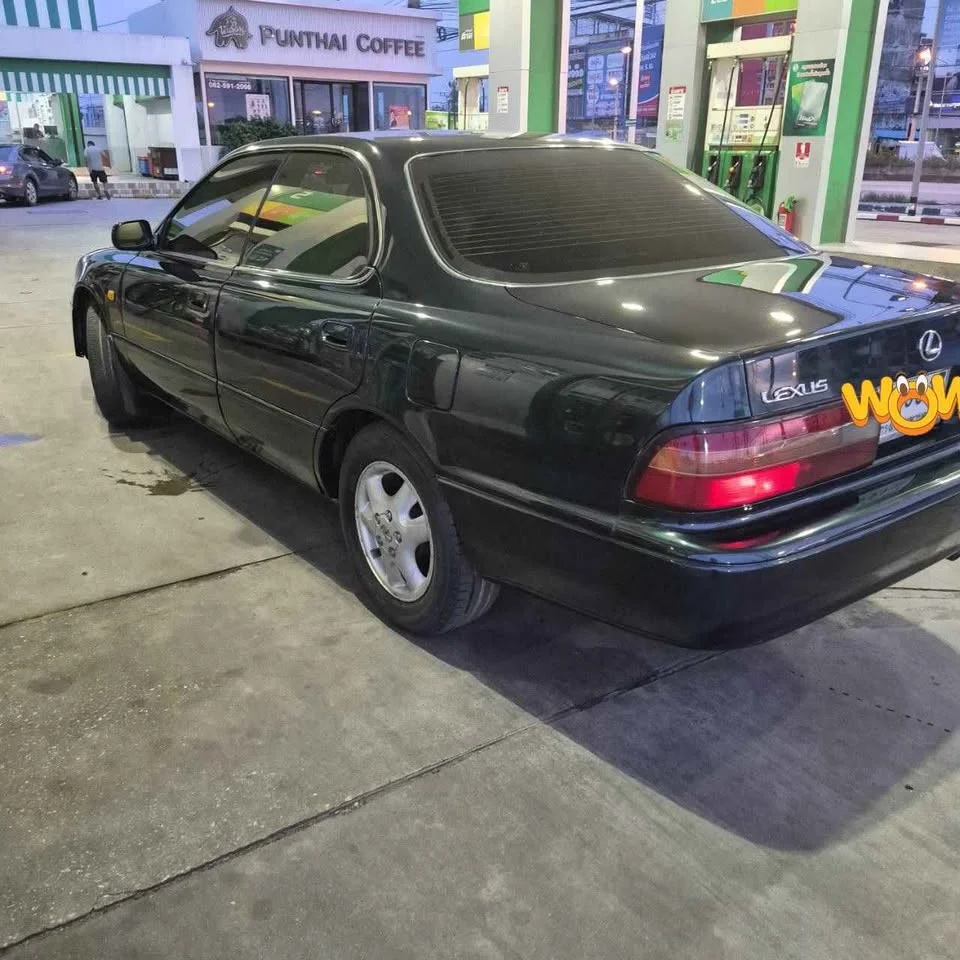 1995 Lexus ES II 2