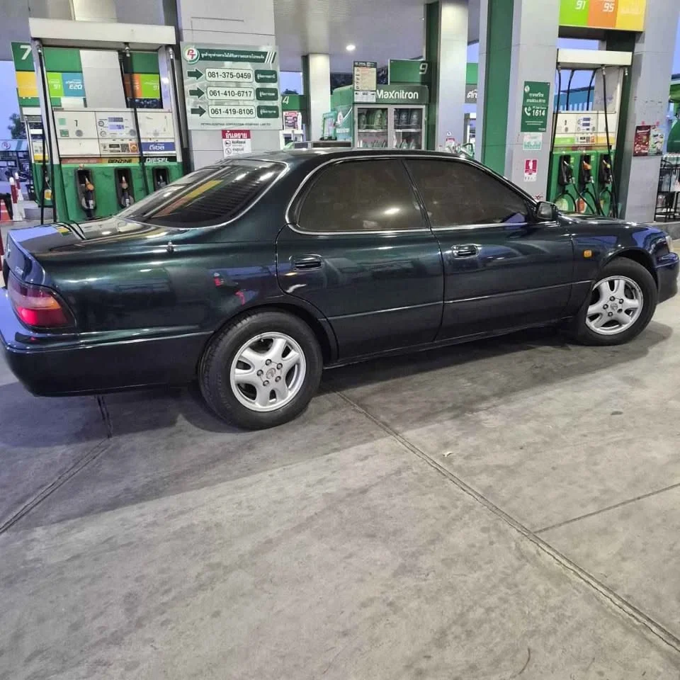 1995 Lexus ES II 3