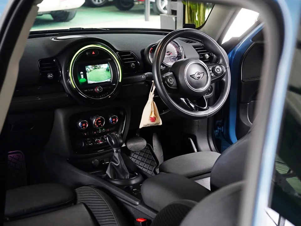 2019 Mini Hatch  III 2