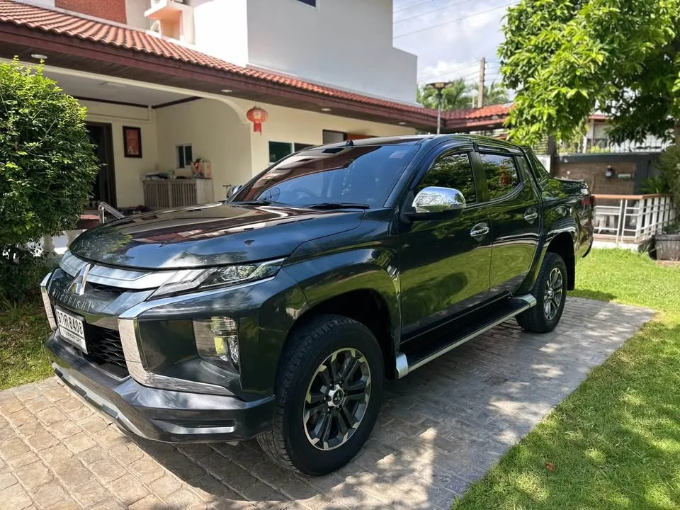 Mitsubishi Triton V 2