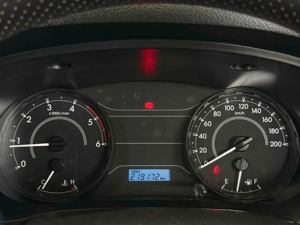 2020 Toyota Hilux VIII 2