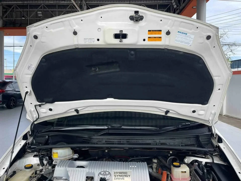 2011 Toyota Prius III 3