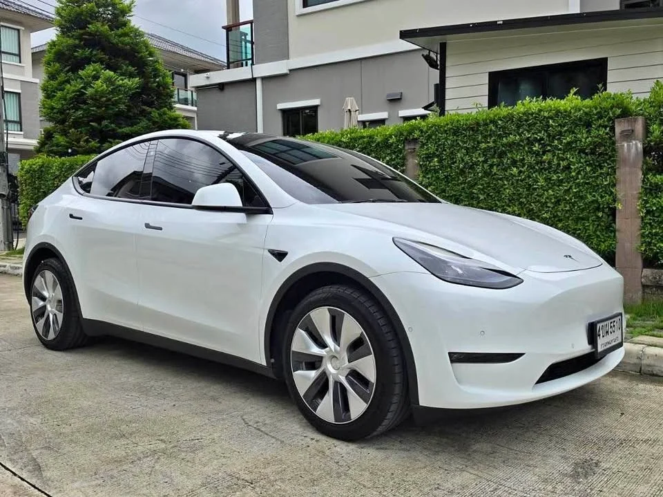 2023 Tesla Model Y 3