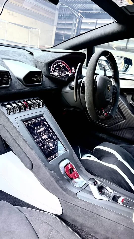 2022 Lamborghini Huracan 3