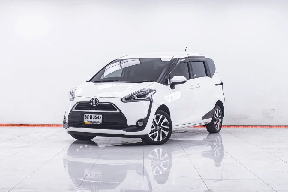 2019 Toyota Sienta II 2