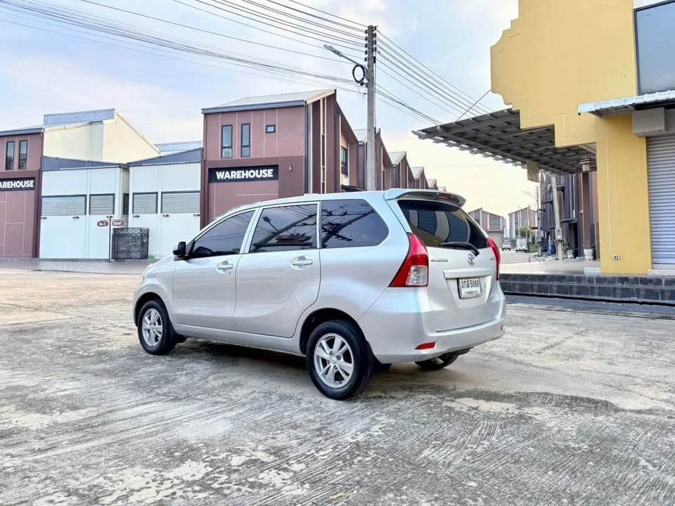 2013 Toyota Avanza II 2