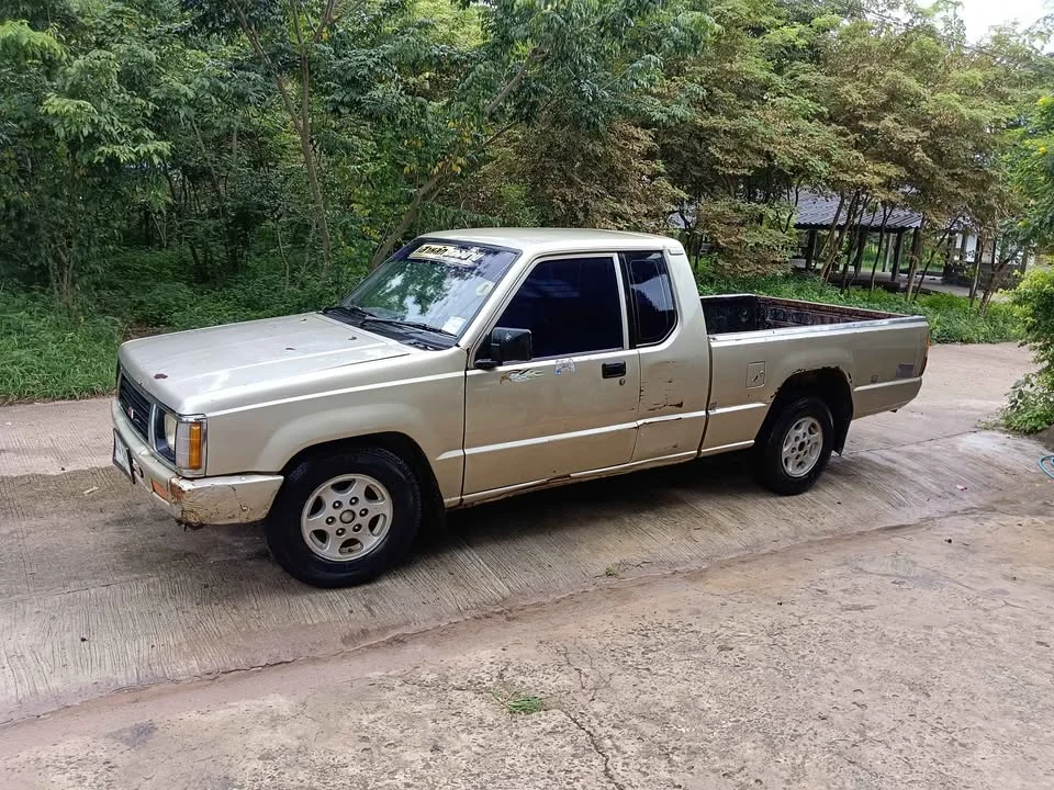 1997 Mitsubishi Triton II 3