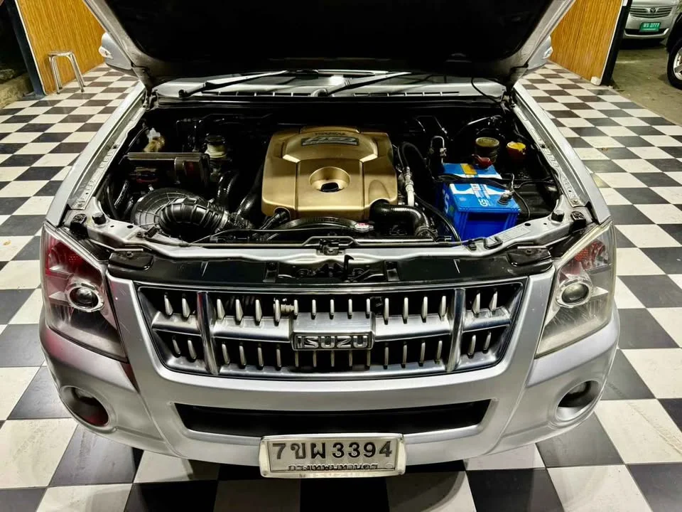 2007 Isuzu MU-7 2