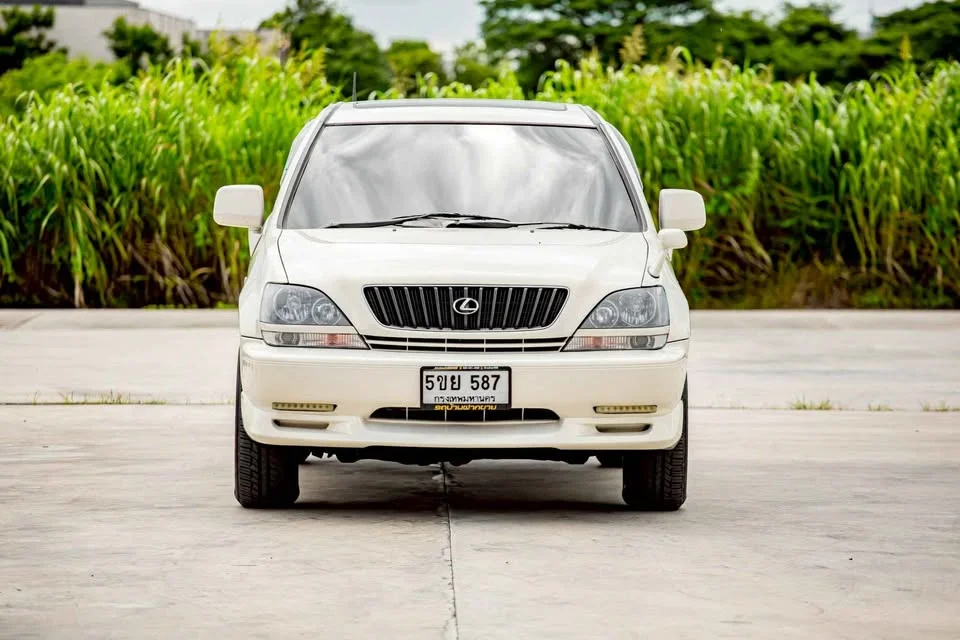 2000 Toyota Harrier I 2
