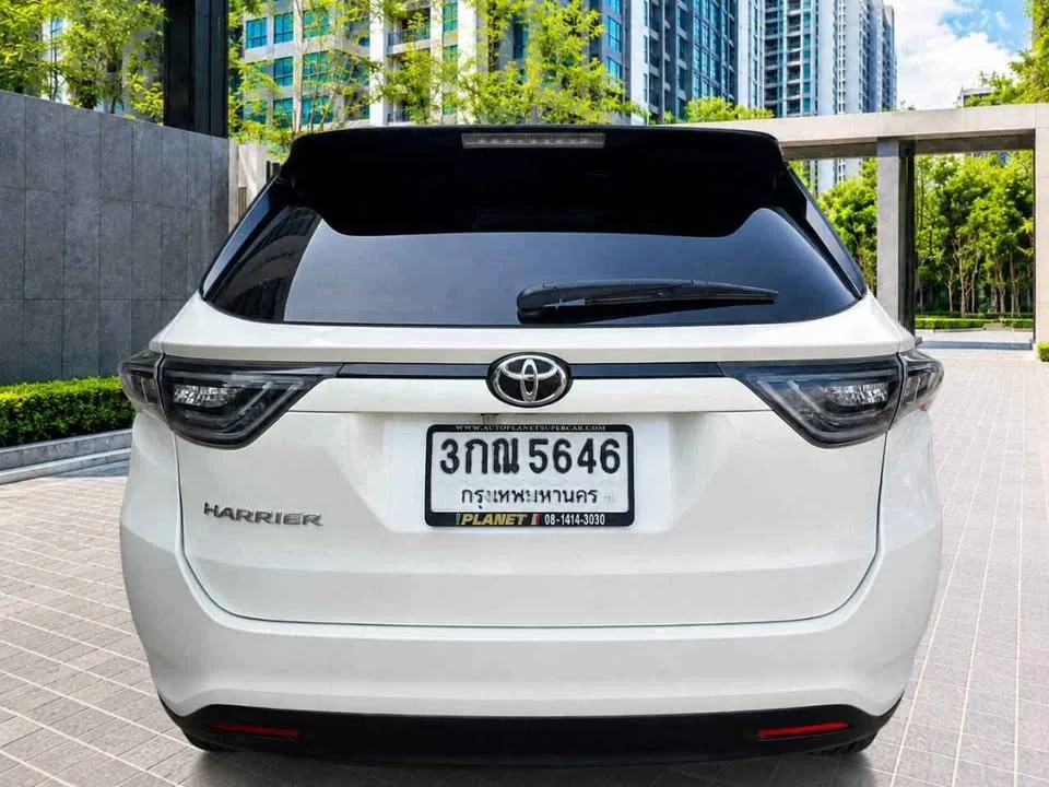 2014 Toyota Harrier III 2
