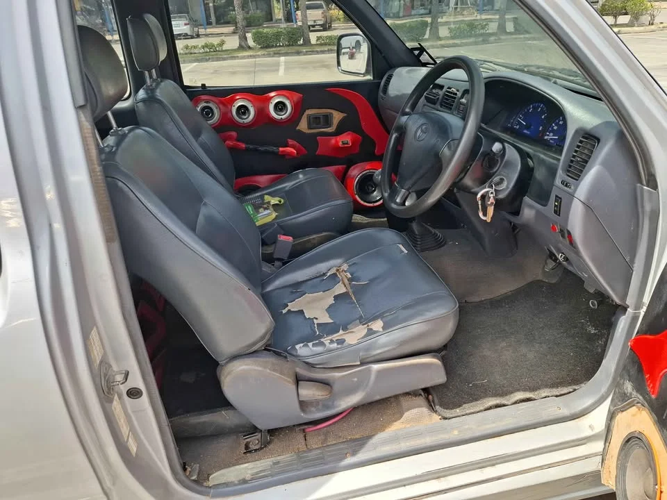 2003 Toyota Hilux Tiger VI 3