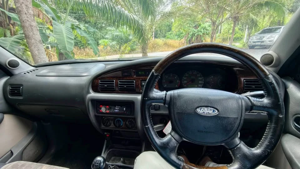 2005 Ford Everest I 3