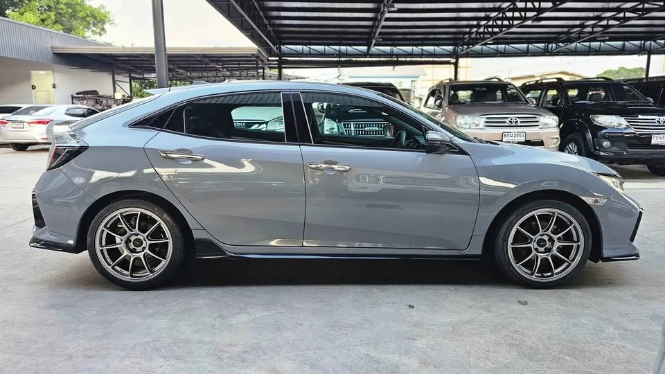 2021 Honda Civic X 2