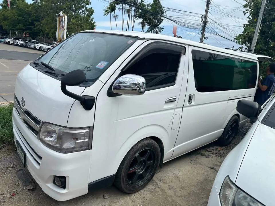2013 Toyota HiAce V (H200) 2