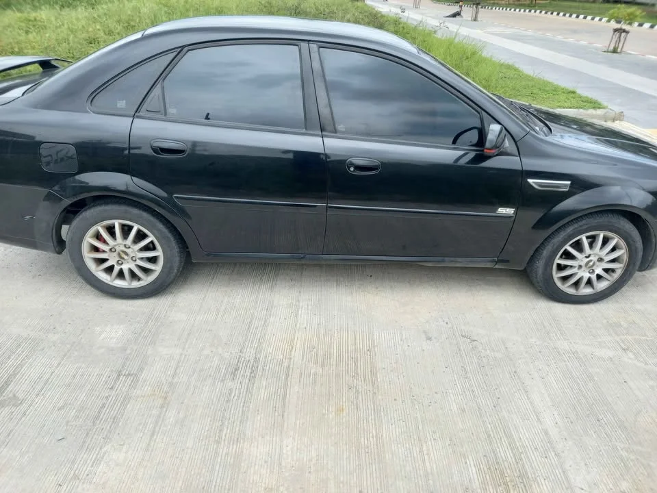 2004 Chevrolet Optra 3