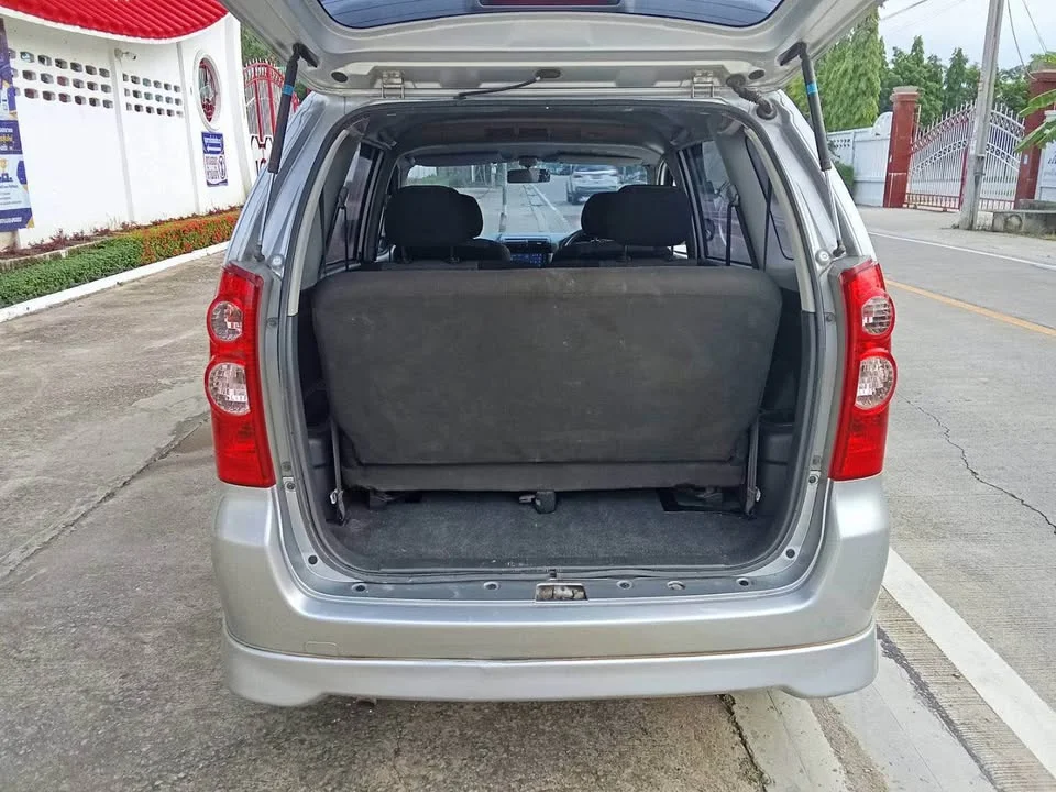 2004 Toyota Avanza I 3
