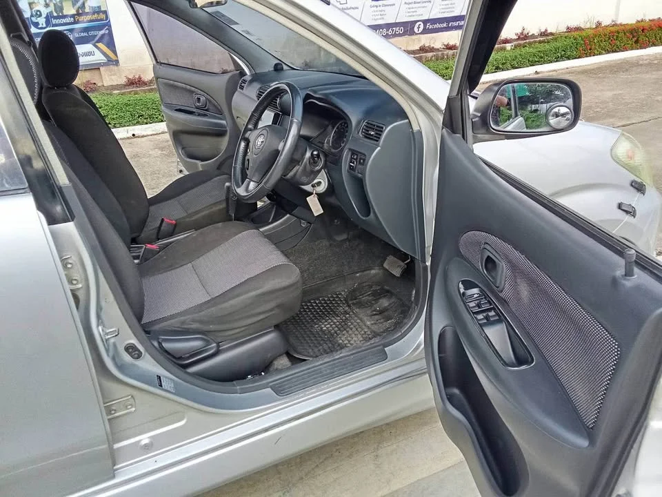 2004 Toyota Avanza I 2