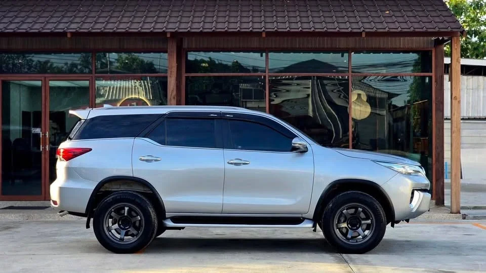 2018 Toyota Fortuner II 3
