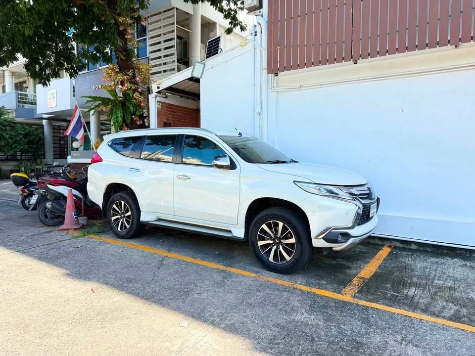 2015 Mitsubishi Pajero Sport III 3