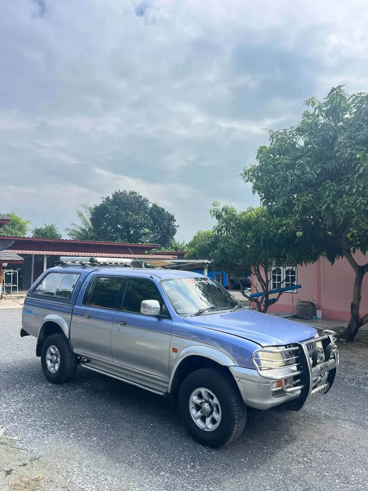 2000 Mitsubishi Strada III 3