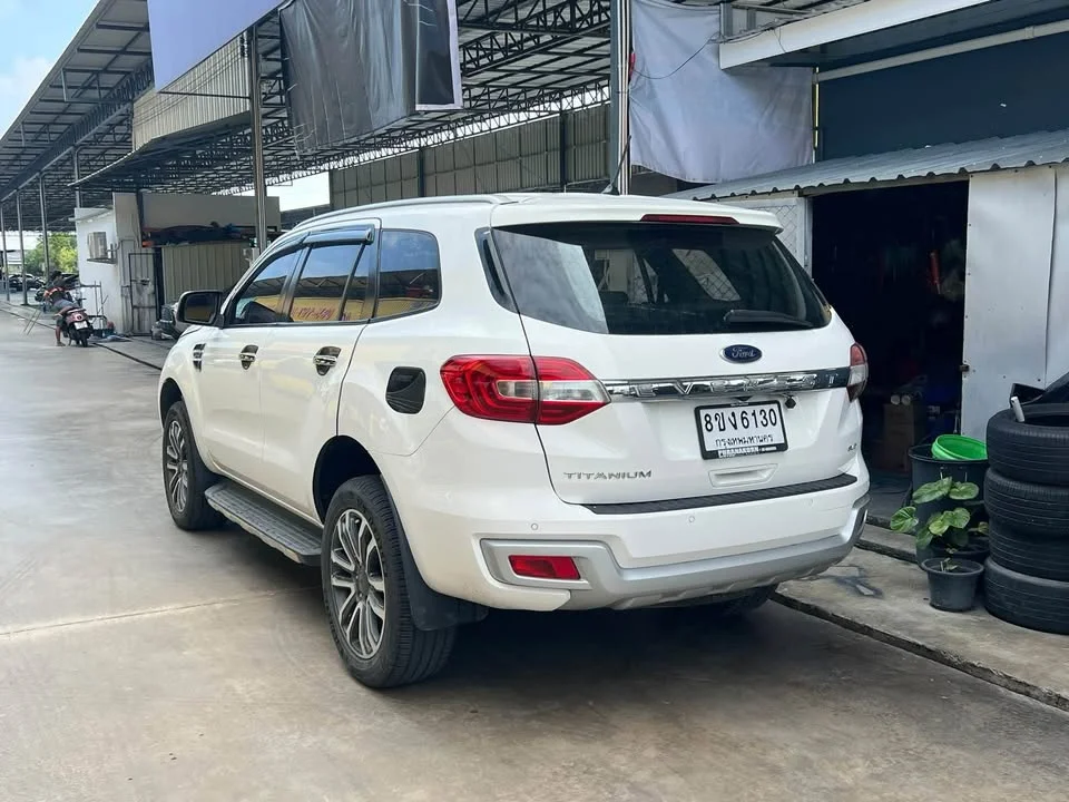 2019 Ford Everest II 3