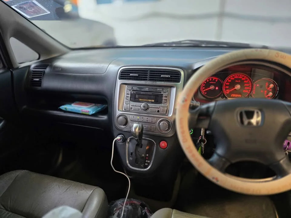 2006 Honda Stream I 3