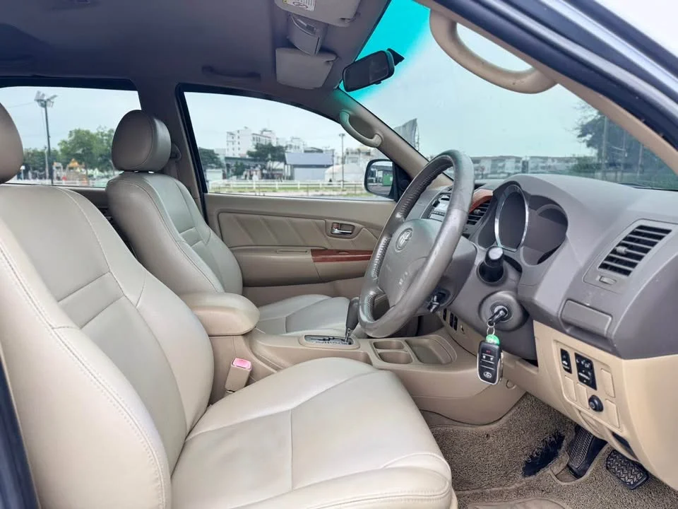 2010 Toyota Fortuner I 2