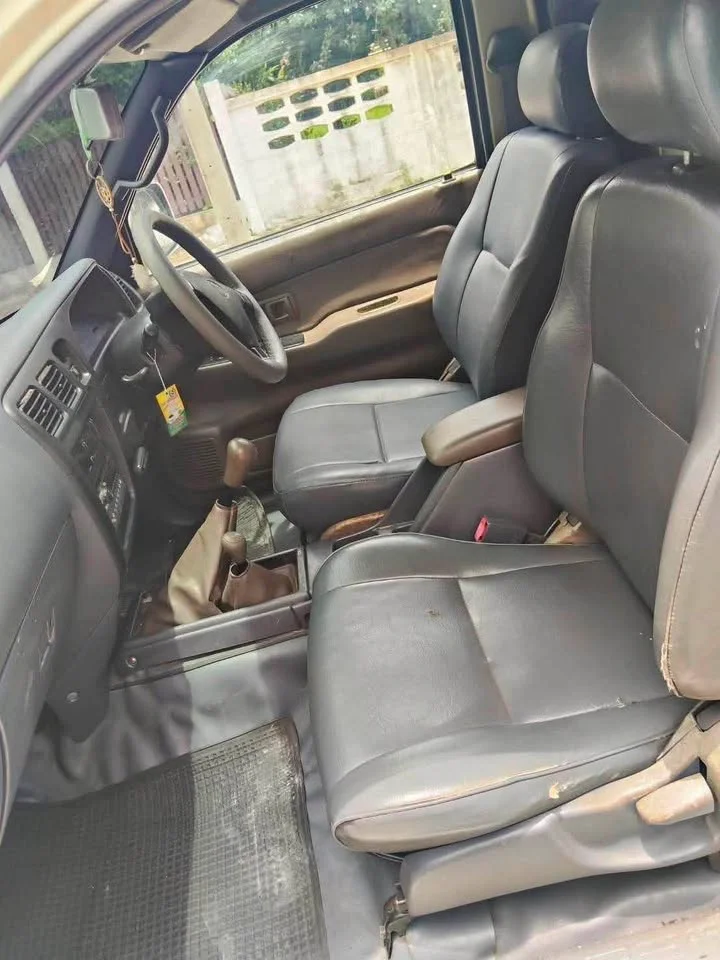 2002 Toyota Hilux Tiger VI 3